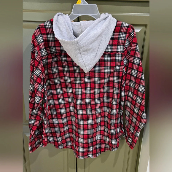 Nwt time & Tru red long sleeve button down flannel with hood - Picture 2 of 4